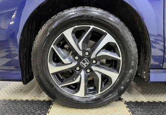 Подержанный автомобиль Honda Stepwgn 2019 года (13 фото)