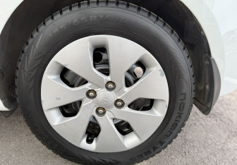 Подержанный автомобиль Kia Rio Hatchback 2016 года (12 фото)