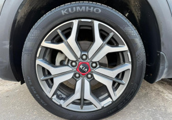 Подержанный автомобиль Kia Seltos 2020 года (12 фото)