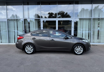 Подержанный автомобиль Kia Cerato Sedan 2013 года (4 фото)