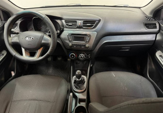 Подержанный автомобиль Kia Rio Sedan 2012 года (10 фото)
