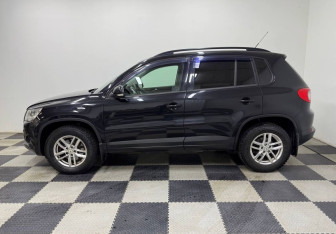 Подержанный автомобиль Volkswagen Tiguan 2009 года (8 фото)