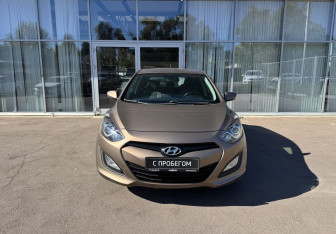 Подержанный автомобиль Hyundai i30 Hatchback 2014 года (2 фото)