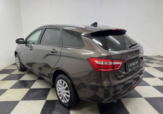 Подержанный автомобиль LADA (ВАЗ) Vesta Wagon 2021 года (7 фото)