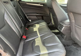 Подержанный автомобиль Ford Mondeo Sedan 2015 года (11 фото)