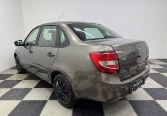 Подержанный автомобиль LADA (ВАЗ) Granta Sedan 2018 года (7 фото)
