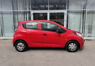 Подержанный автомобиль Chevrolet Spark 2011 года (4 фото)