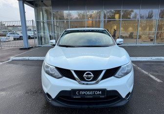 Подержанный автомобиль Nissan Qashqai 2016 года (2 фото)