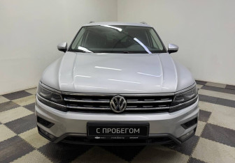 Подержанный автомобиль Volkswagen Tiguan 2017 года (2 фото)