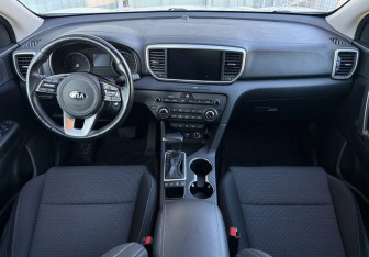 Подержанный автомобиль Kia Sportage 2022 года (8 фото)
