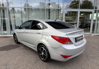 Подержанный автомобиль Hyundai Solaris Sedan 2016 года (7 фото)