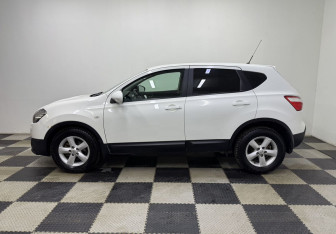 Подержанный автомобиль Nissan Qashqai 2012 года (7 фото)