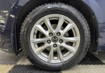 Подержанный автомобиль Mazda 3 Sedan 2014 года (12 фото)