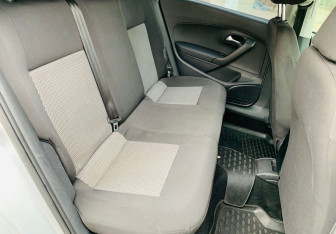 Подержанный автомобиль Volkswagen Polo Sedan 2012 года (10 фото)