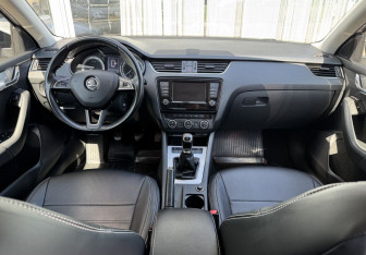 Подержанный автомобиль Skoda Octavia Liftback 2017 года (9 фото)