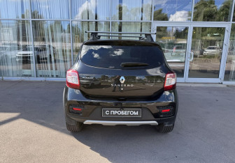 Подержанный автомобиль Renault Sandero 2019 года (6 фото)