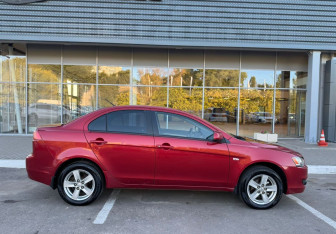 Подержанный автомобиль Mitsubishi Lancer Sedan 2008 года (7 фото)