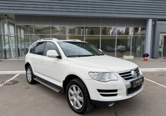 Подержанный автомобиль Volkswagen Touareg 2009 года (3 фото)