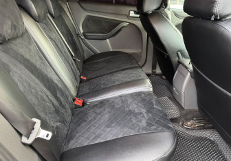 Подержанный автомобиль Ford Focus Sedan 2007 года (11 фото)