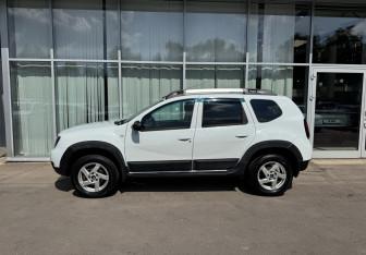 Подержанный автомобиль Renault Duster 2015 года (8 фото)