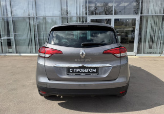 Подержанный автомобиль Renault Scenic 2018 года (6 фото)