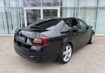 Подержанный автомобиль Skoda Octavia Liftback 2013 года (5 фото)