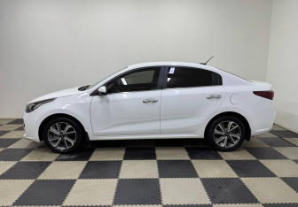 Подержанный автомобиль Kia Rio Sedan 2019 года (8 фото)