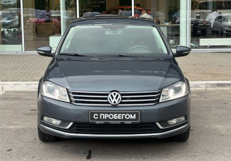 Подержанный автомобиль Volkswagen Passat Sedan 2013 года (2 фото)