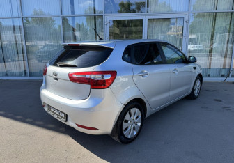Подержанный автомобиль Kia Rio Hatchback 2013 года (5 фото)