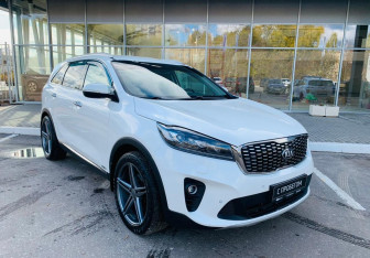 Подержанный автомобиль Kia Sorento 2018 года (3 фото)