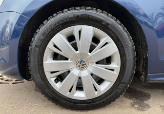 Подержанный автомобиль Volkswagen Jetta Sedan 2012 года (12 фото)