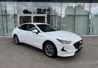 Подержанный автомобиль Hyundai Sonata 2020 года (3 фото)
