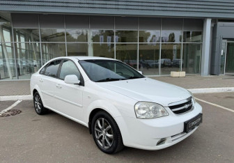Подержанный автомобиль Chevrolet Lacetti Sedan 2012 года (3 фото)