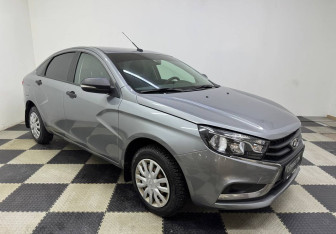 Подержанный автомобиль LADA (ВАЗ) Vesta Sedan 2018 года (3 фото)