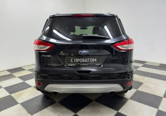 Подержанный автомобиль Ford Kuga 2013 года (6 фото)