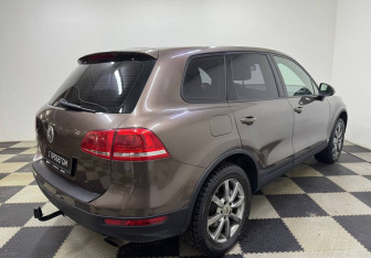 Подержанный автомобиль Volkswagen Touareg 2012 года (5 фото)