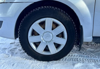 Подержанный автомобиль Renault Logan Sedan 2014 года (13 фото)