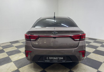 Подержанный автомобиль Kia Rio Sedan 2018 года (6 фото)