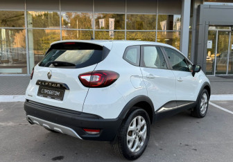 Подержанный автомобиль Renault Kaptur 2016 года (5 фото)