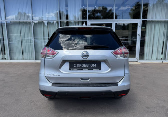 Подержанный автомобиль Nissan X-Trail 2017 года (6 фото)