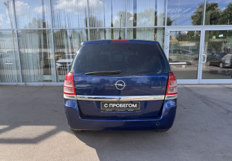Подержанный автомобиль Opel Zafira Compactvan 2008 года (6 фото)