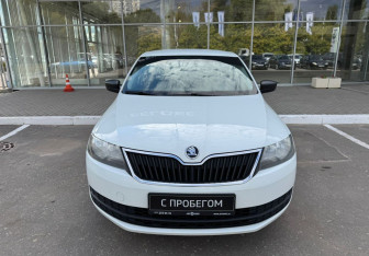 Подержанный автомобиль Skoda Rapid Liftback 2016 года (2 фото)