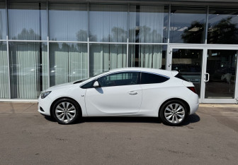Подержанный автомобиль Opel Astra Hatchback 2014 года (8 фото)
