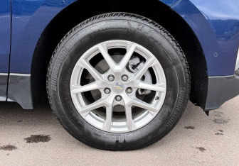 Подержанный автомобиль Chevrolet Equinox 2022 года (12 фото)