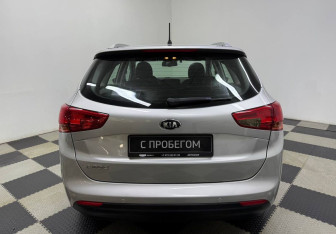 Подержанный автомобиль Kia Ceed Wagon 2015 года (6 фото)