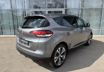 Подержанный автомобиль Renault Scenic 2018 года (5 фото)