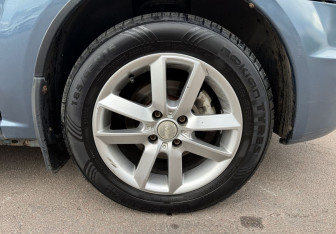 Подержанный автомобиль Renault Logan Sedan 2010 года (12 фото)
