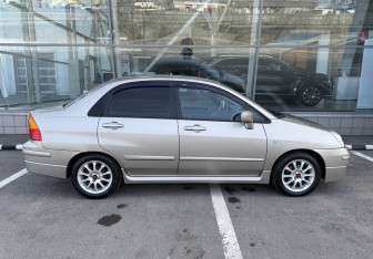 Подержанный автомобиль Suzuki Liana Sedan 2006 года (4 фото)