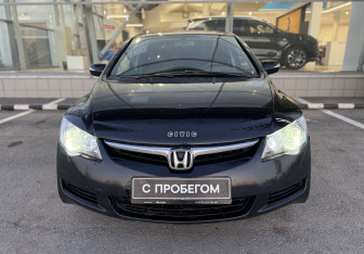 Подержанный автомобиль Honda Civic Sedan 2007 года (2 фото)