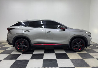 Подержанный автомобиль Omoda C5 2023 года (4 фото)